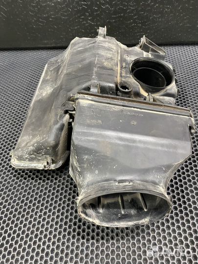 Корпус воздушного фильтра Renault duster 1