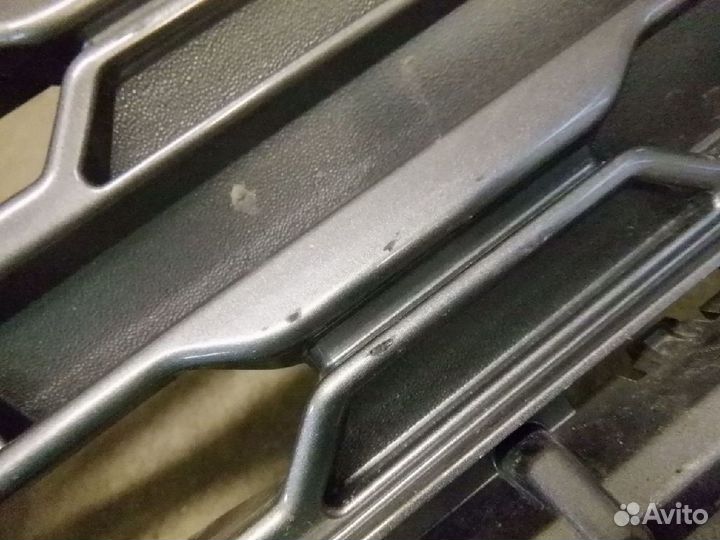 1258388 toyota RAV4 решетка облицовки радиатора 2020