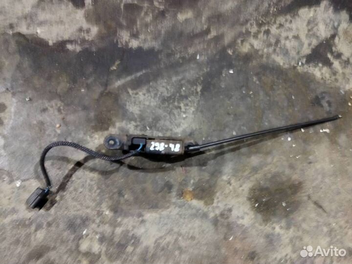 Замок капота от Renault Megane III 2009-2016