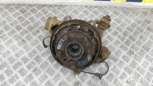 Ступица задняя левая land rover freelander 2 (98Z1