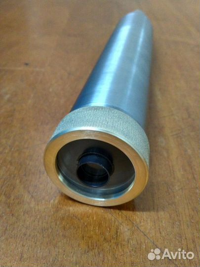 Выполнение токарных работ, Токарь