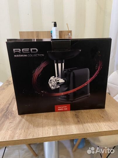 Redmond ring-124 Мясорубка