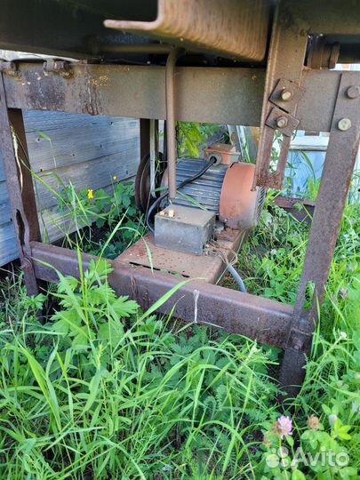 Циркулярная пила, распиловочный станок