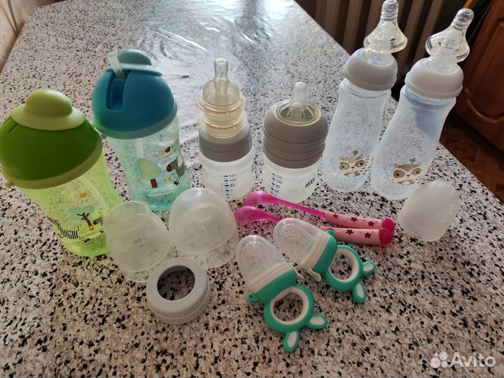 Бутылочки, поильник, ниблер, ложки