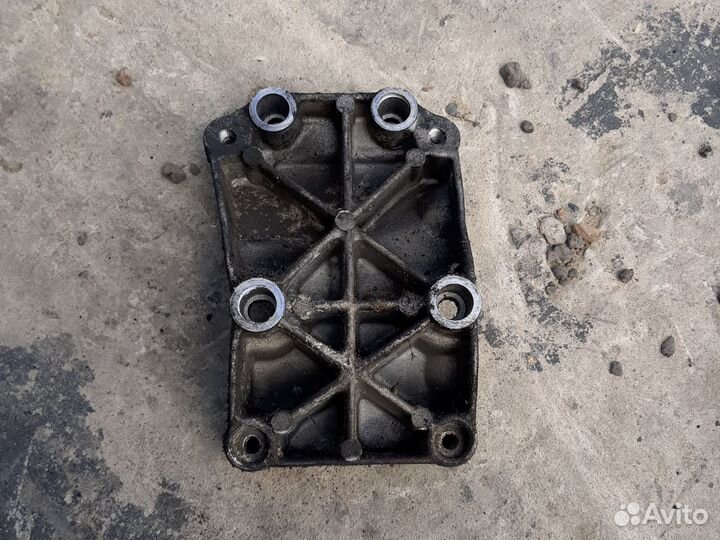 Кронштейн компрессора Ford Focus 1 1.8 tdci