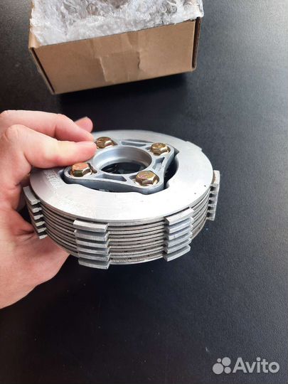 Усиленное сцепление для двигателей 172 и 174