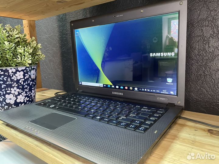 Ноутбук Samsung / 14