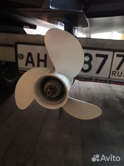 Лодка с мотором