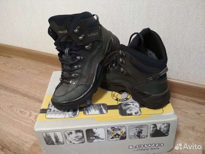 Ботинки Lowa Renegade 38