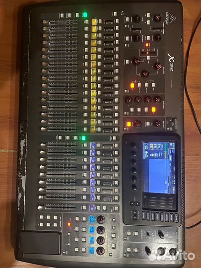 Микшерный пульт Behringer X32 Full