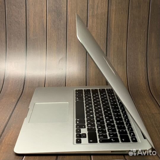 Отличный ноутбук MacBook Air 13 2017 i5