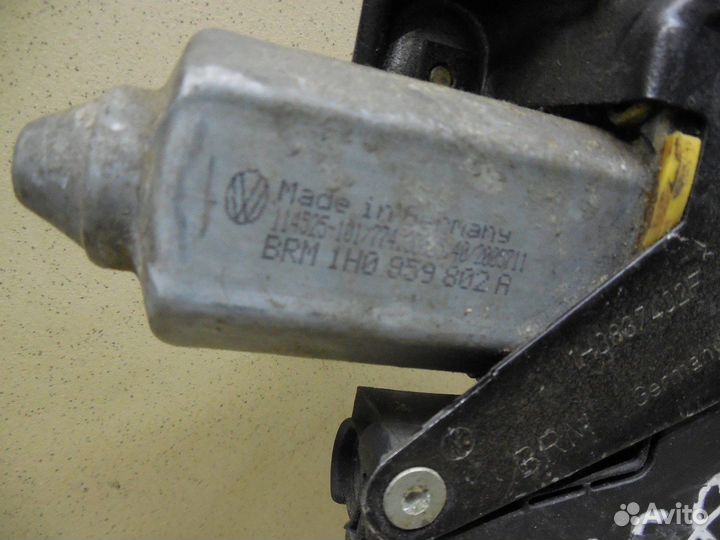 Стеклоподъемник электр. передний правый Golf III/V