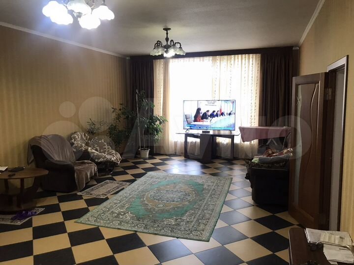 Дом 198 м² на участке 6 сот.