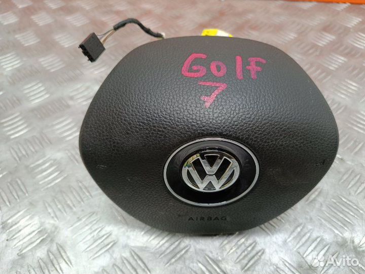 Подушка безопасности водителя Volkswagen Golf 7