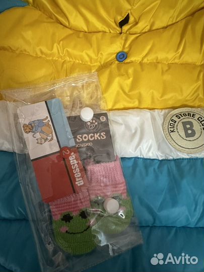 Куртка для собак мелких пород и носочки