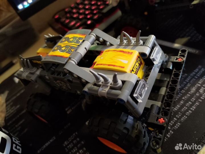 Lego Technic pull back