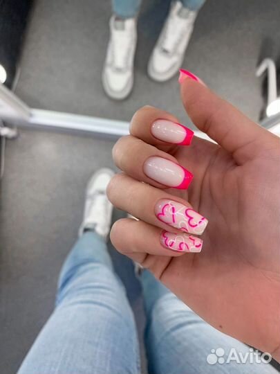 Маникюр и педикюр