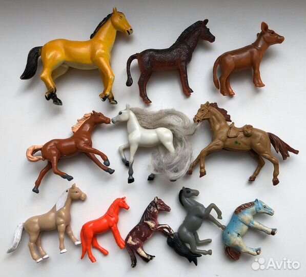 Лошади игрушки киндер маленькие
