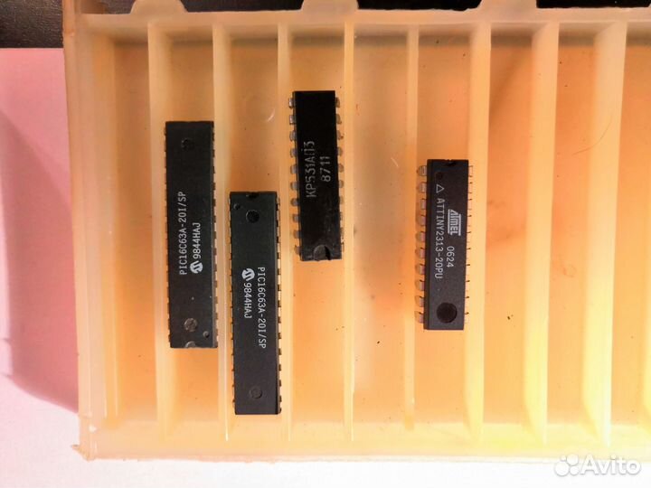 Микропроцессор PIC16C63A-201/SP