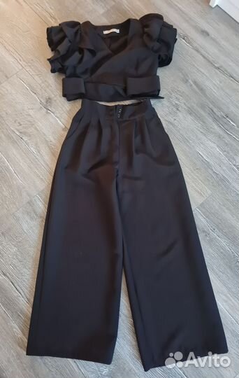 Костюм нарядный брючный для девочки 140