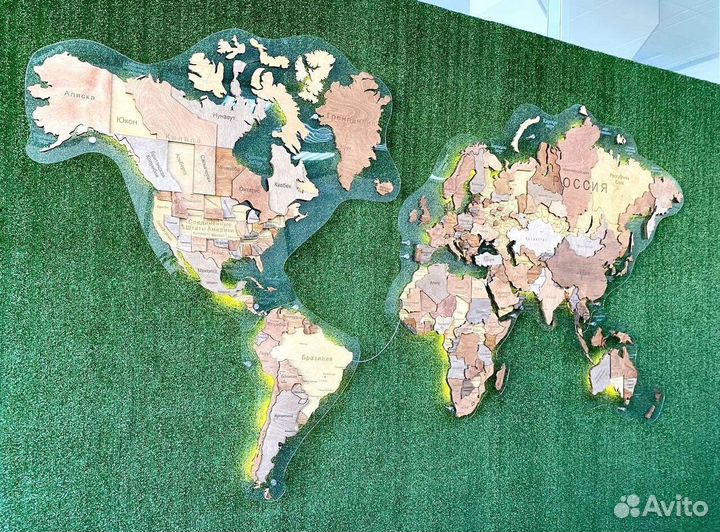 Деревянная карта мира
