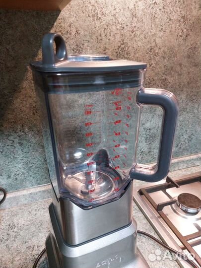 Блендер Bork b800