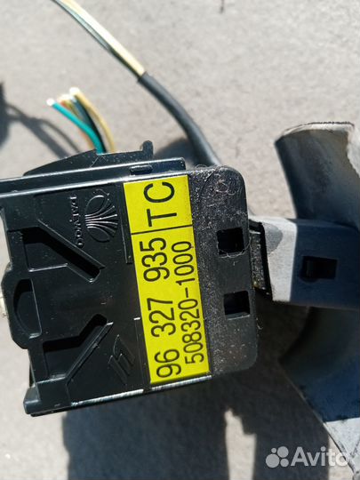 Переключатель поворотов на Шевроле Эванда 06г