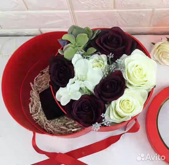 Ярусная подарочная коробка в наличии