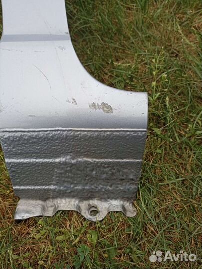 Крыло переднее левое