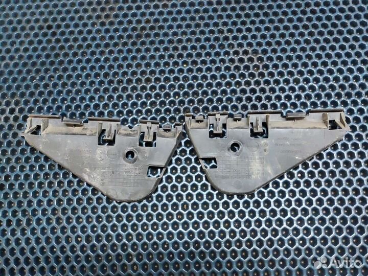 Кронштейн заднего бампера Peugeot 307