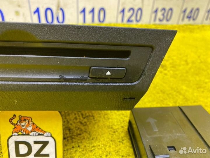 Магнитофон передний Mazda Cx-3