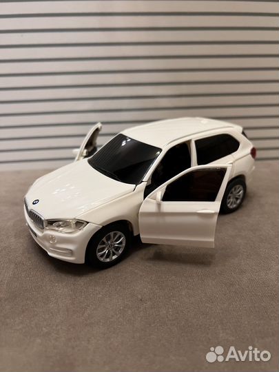 Модель машины бмв Х5