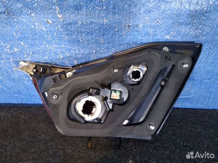 Фонарь левый внутренний Camry 50