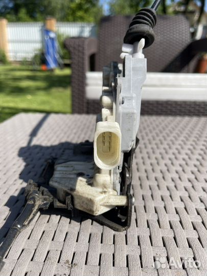 Замок двери Volkswagen CZ3C4839016A