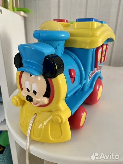 Игрушка-каталка Disney Паровозик Микки и Друзья