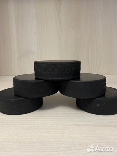 Шайбы хоккейные б/у