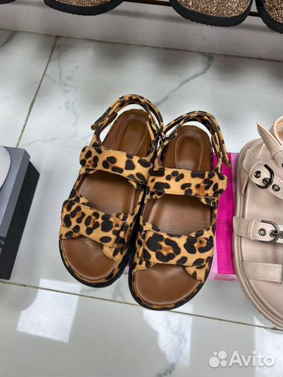 Сандалии для девочки 23,23.5,24размер