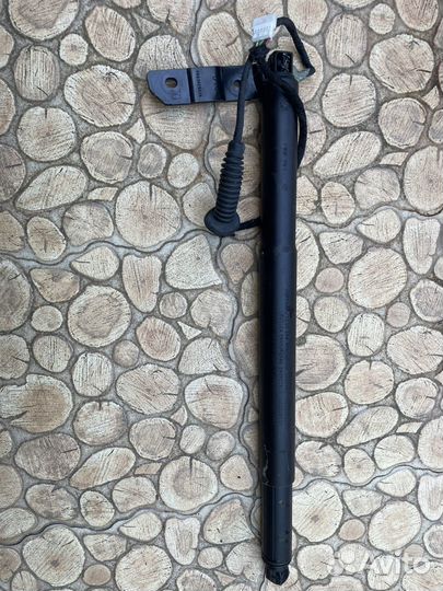 Амортизатор крышки багажника BMW X6