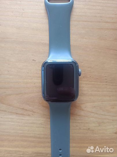 Часы apple watch 4,44 mm