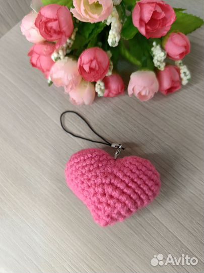 Брелоки сердечки вязаные