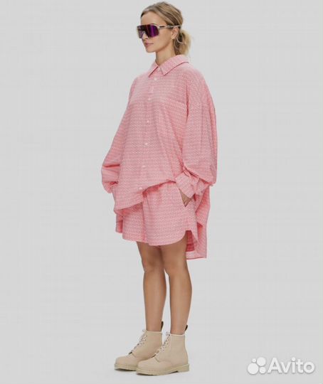 Monochrome костюм