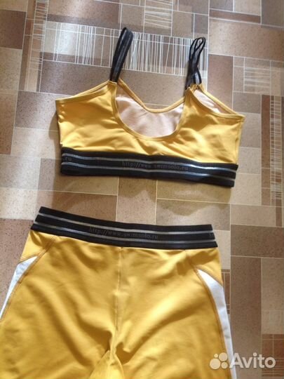 Фитнес-костюм женский