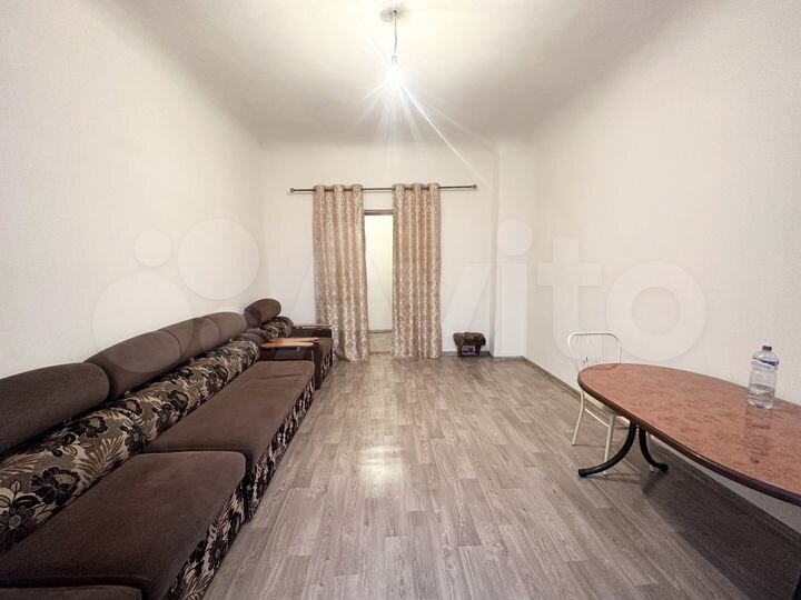 2-к. квартира, 56 м², 4/4 эт.