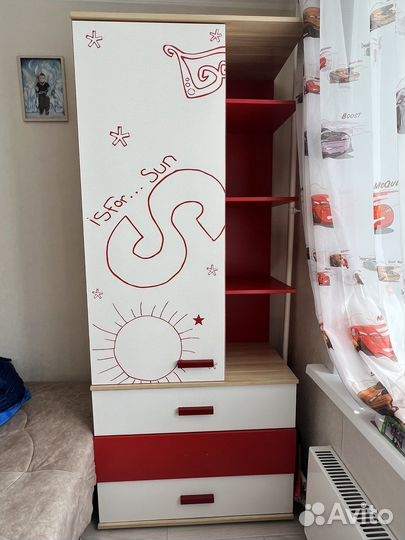 Вместительный детский шкаф