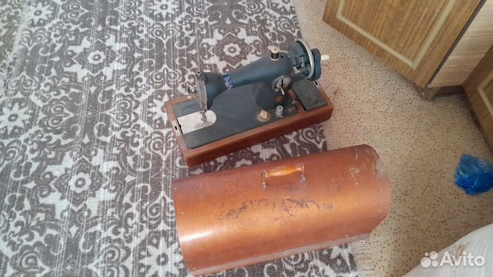 Швейная машинка ручная СССР