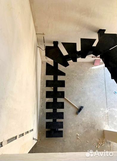 Изготовление лестниц под ключ