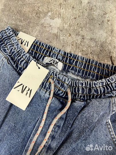 Джинсы Zara