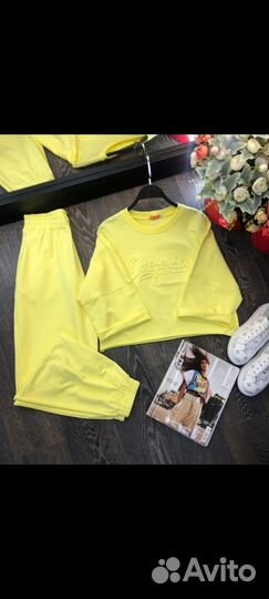 Спортивный костюм женский