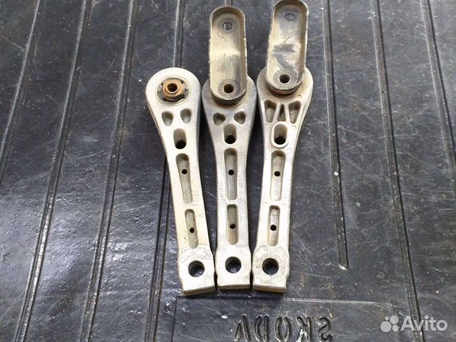 Опора двигателя задняя Volkswagen jetta