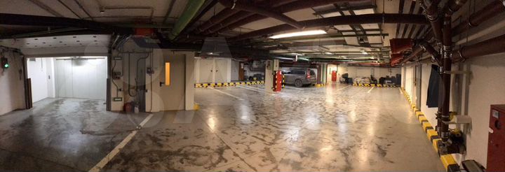 Машиноместо, > 30 м²